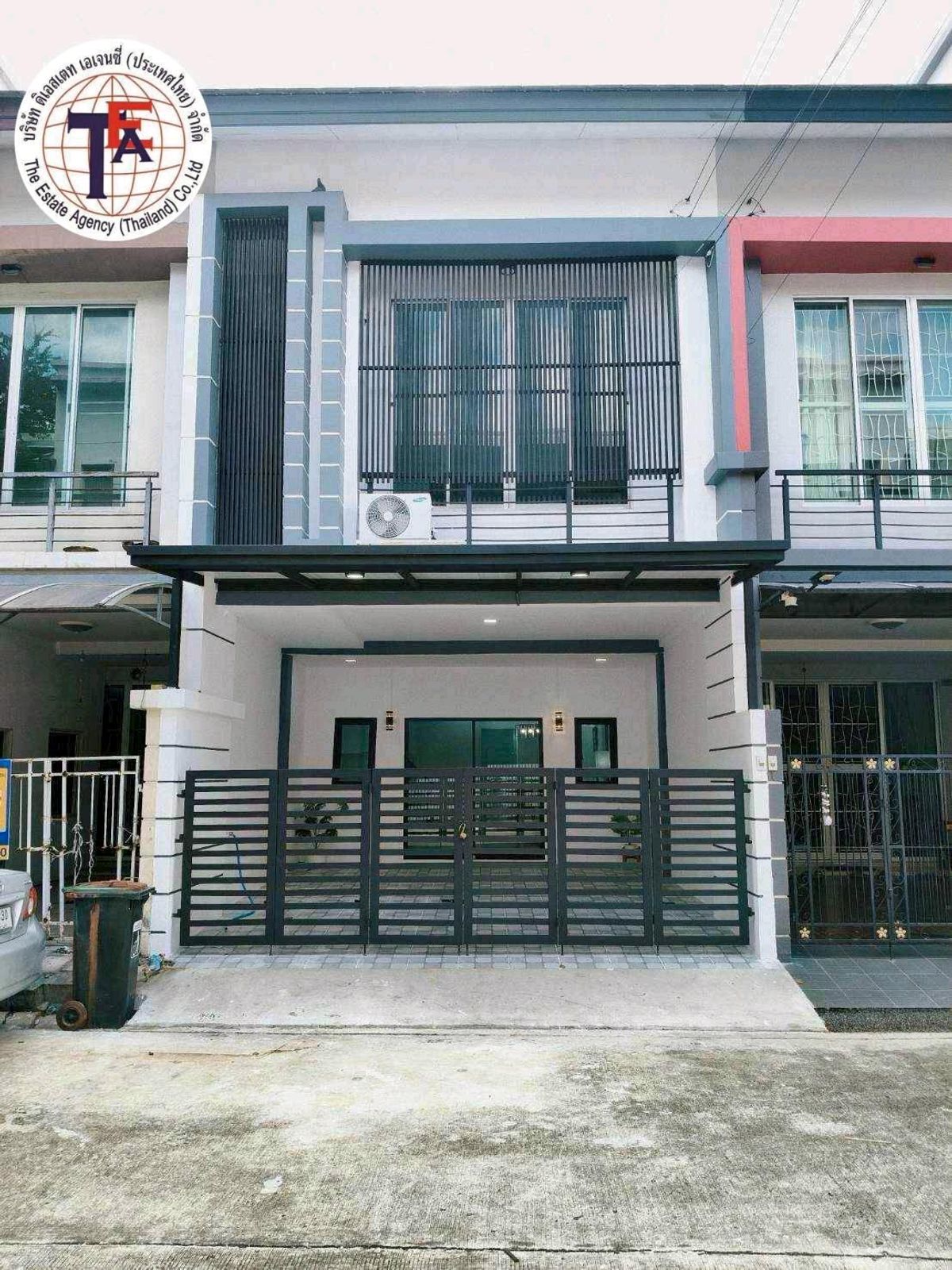 For SaleTownhomeNawamin, Ramindra : 2-story townhome for sale, RK Park Ramintra, Ramkhamhaeng, Suwinthawong, Minburi, Romklao Nimitmai. Orange Line Kanchanaphisek Expressway Chalong Rat Expressway Ramintra Atnarong Fashion Island Synphaet Hospital Nopparat Hospital Sarasas Safari World Scho
