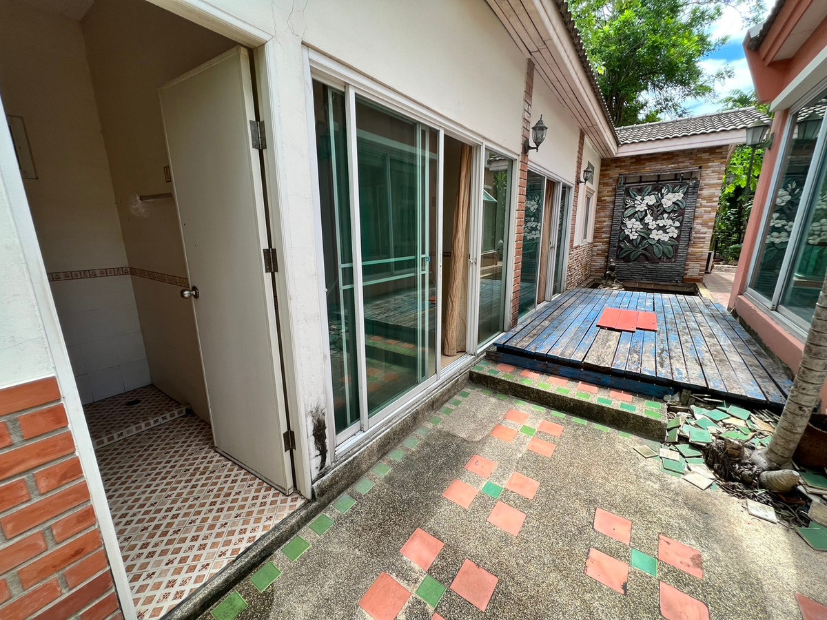 ให้เช่าบ้านปิ่นเกล้า จรัญสนิทวงศ์ : บ้านเดี่ยว 107ตรว. 5ห้องนอน 5ห้องน้ำ มีห้องแม่บ้าน หมู่บ้าน ลัดดารมย์ ปิ่นเกล้า