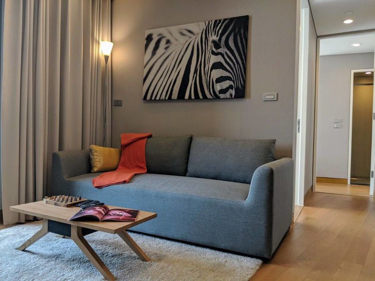 คอนโดสุขุมวิท อโศก ทองหล่อ : คอนโด The Lumpini 24 เดินทางสะดวก ใกล้รถไฟฟ้าบีทีเอส มีรถรับส่ง ห้องสวย เฟอร์นิเจอร์ครบ พร้อมอยู่ 