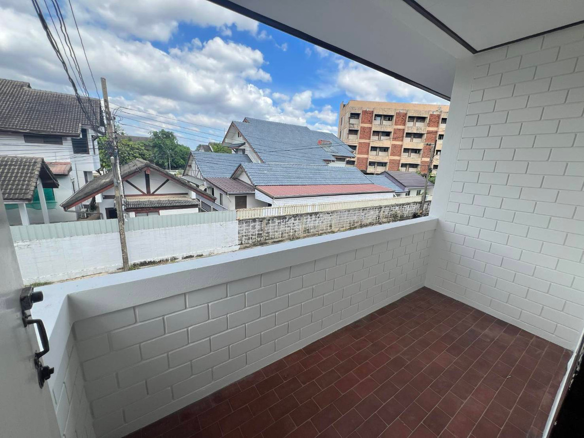 ให้เช่าบ้านเกษตรศาสตร์ รัชโยธิน : บ้านเดี่ยว 105ตรว. ถนนพหลโยธิน น้ำไม่ท่วม รีโนเวทใหม่ เดิน3นาทีถึงBTS 2ชั้น 5ห้องนอน