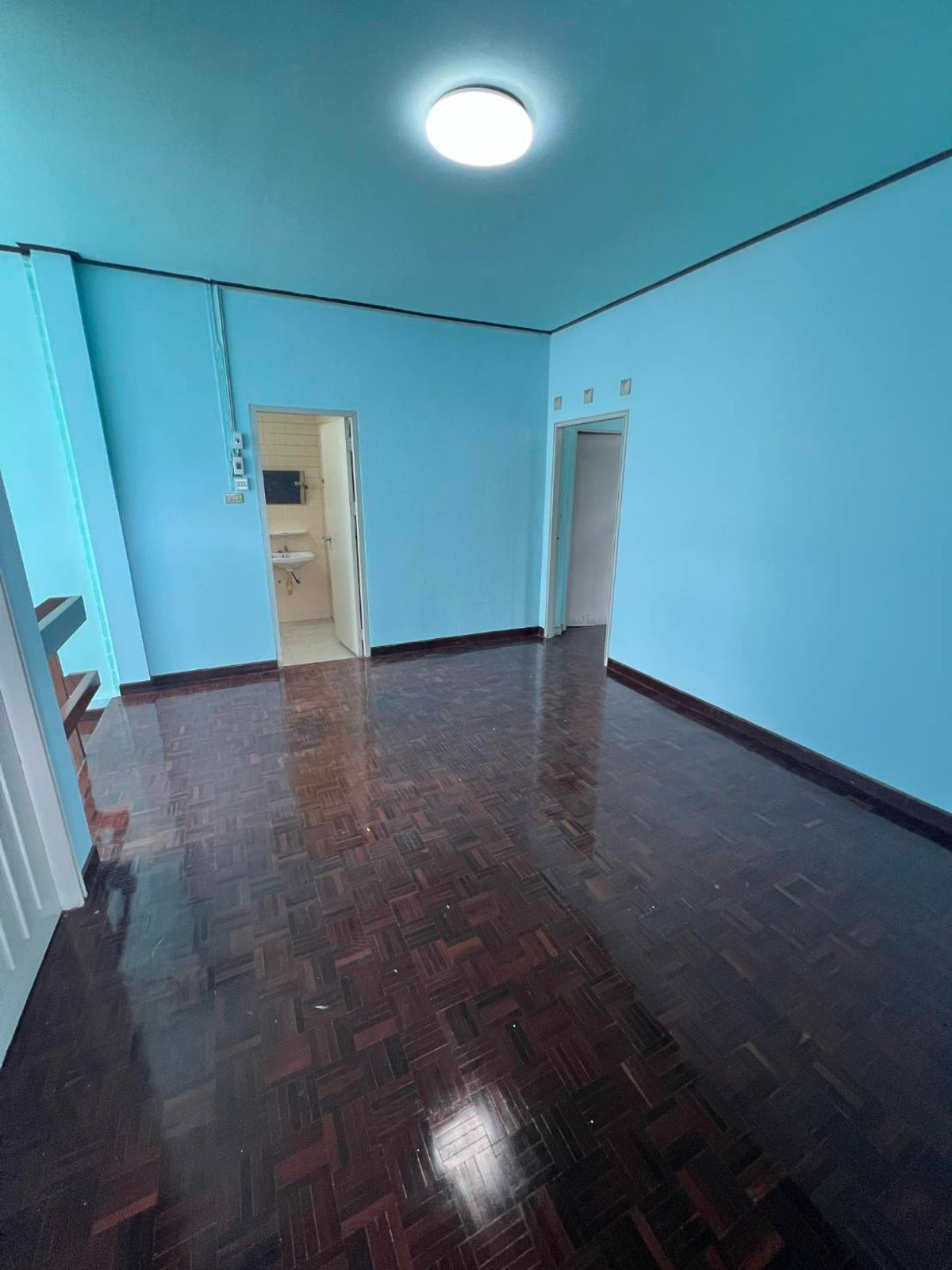 ให้เช่าบ้านเกษตรศาสตร์ รัชโยธิน : บ้านเดี่ยว 105ตรว. ถนนพหลโยธิน น้ำไม่ท่วม รีโนเวทใหม่ เดิน3นาทีถึงBTS 2ชั้น 5ห้องนอน