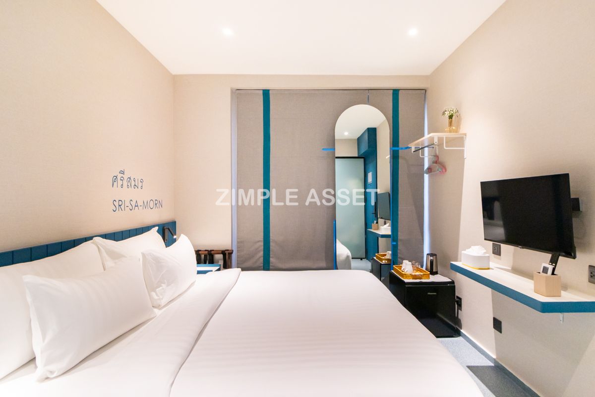 For RentLadprao, Central Ladprao : Line ID: @zimple_asset  Newly hotel for only Ladies! 1, near MRT Lat Phrao, beautifully decorated, safe, and convenient to transportation.