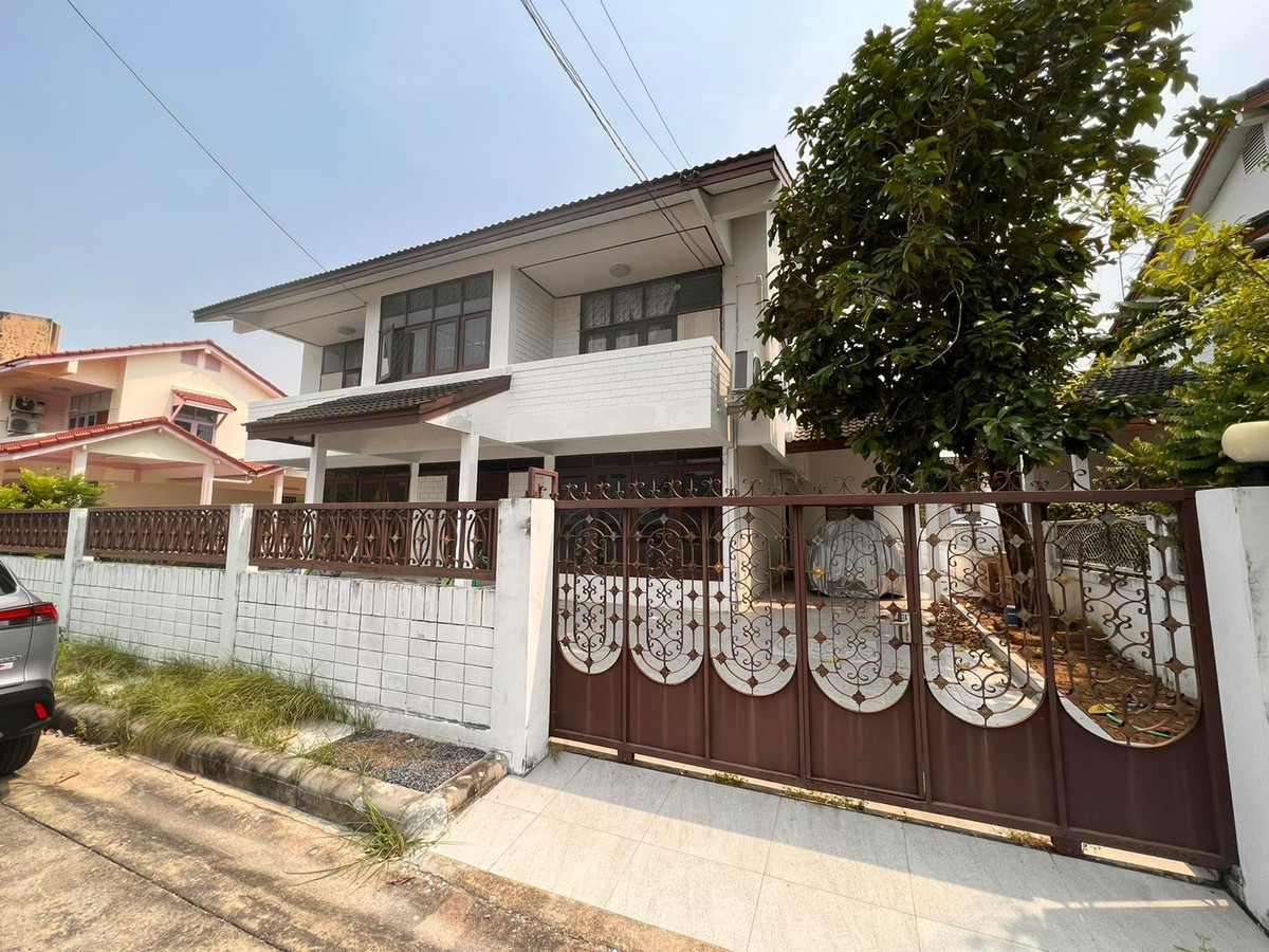 ให้เช่าบ้านเกษตรศาสตร์ รัชโยธิน : บ้านเดี่ยว 105ตรว. ถนนพหลโยธิน น้ำไม่ท่วม รีโนเวทใหม่ เดิน3นาทีถึงBTS 2ชั้น 5ห้องนอน