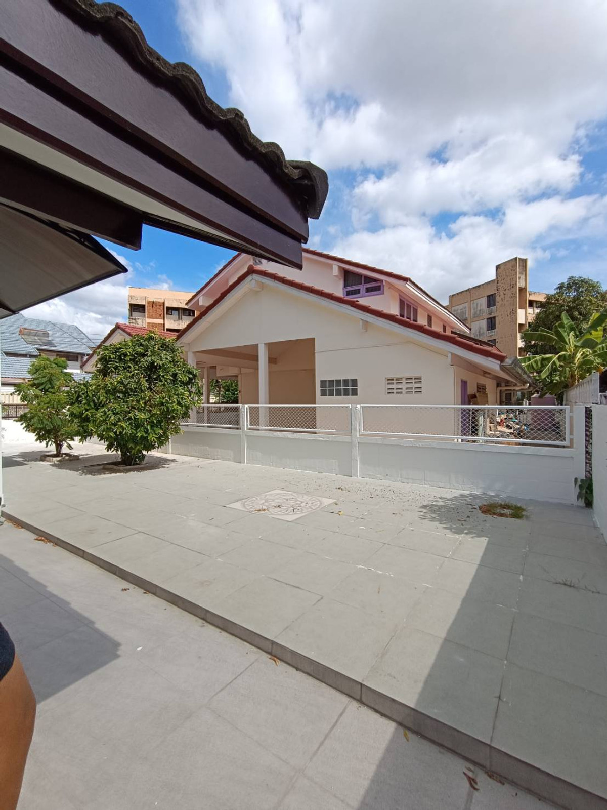 ให้เช่าบ้านเกษตรศาสตร์ รัชโยธิน : บ้านเดี่ยว 105ตรว. ถนนพหลโยธิน น้ำไม่ท่วม รีโนเวทใหม่ เดิน3นาทีถึงBTS 2ชั้น 5ห้องนอน