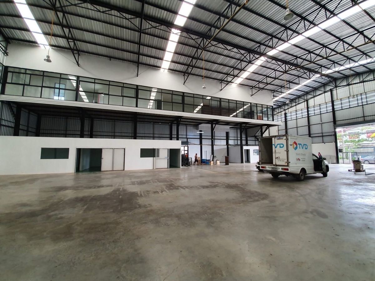 ให้เช่าโกดังนวมินทร์ รามอินทรา : ให้เช่า โกดัง พื้นที่ 1,300 ตารางเมตร ถนน วัชรพล รามอินทรา ใกล้ เสถียรธรรมสถาน และทางด่วนพิเศษ สะดวกการเดินทาง