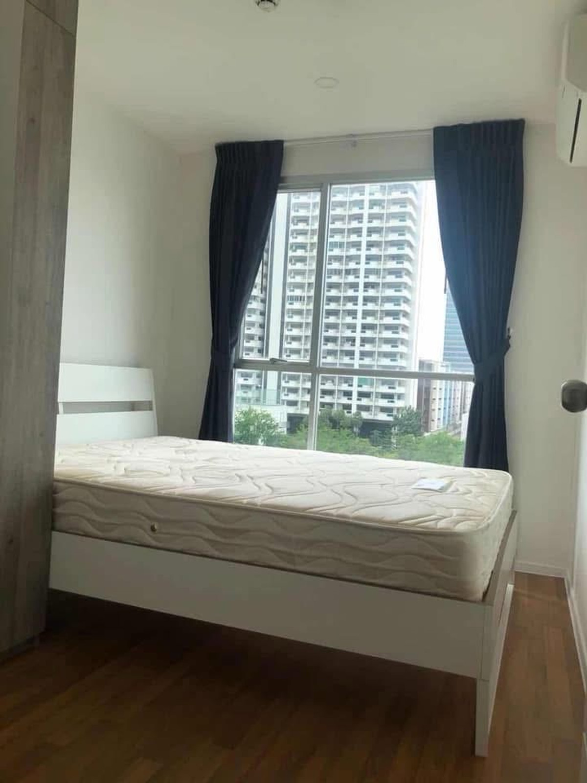 For RentCondoBangna, Bearing, Lasalle : For rent Lumpini Place Bangna Km.3, room ready to move in.