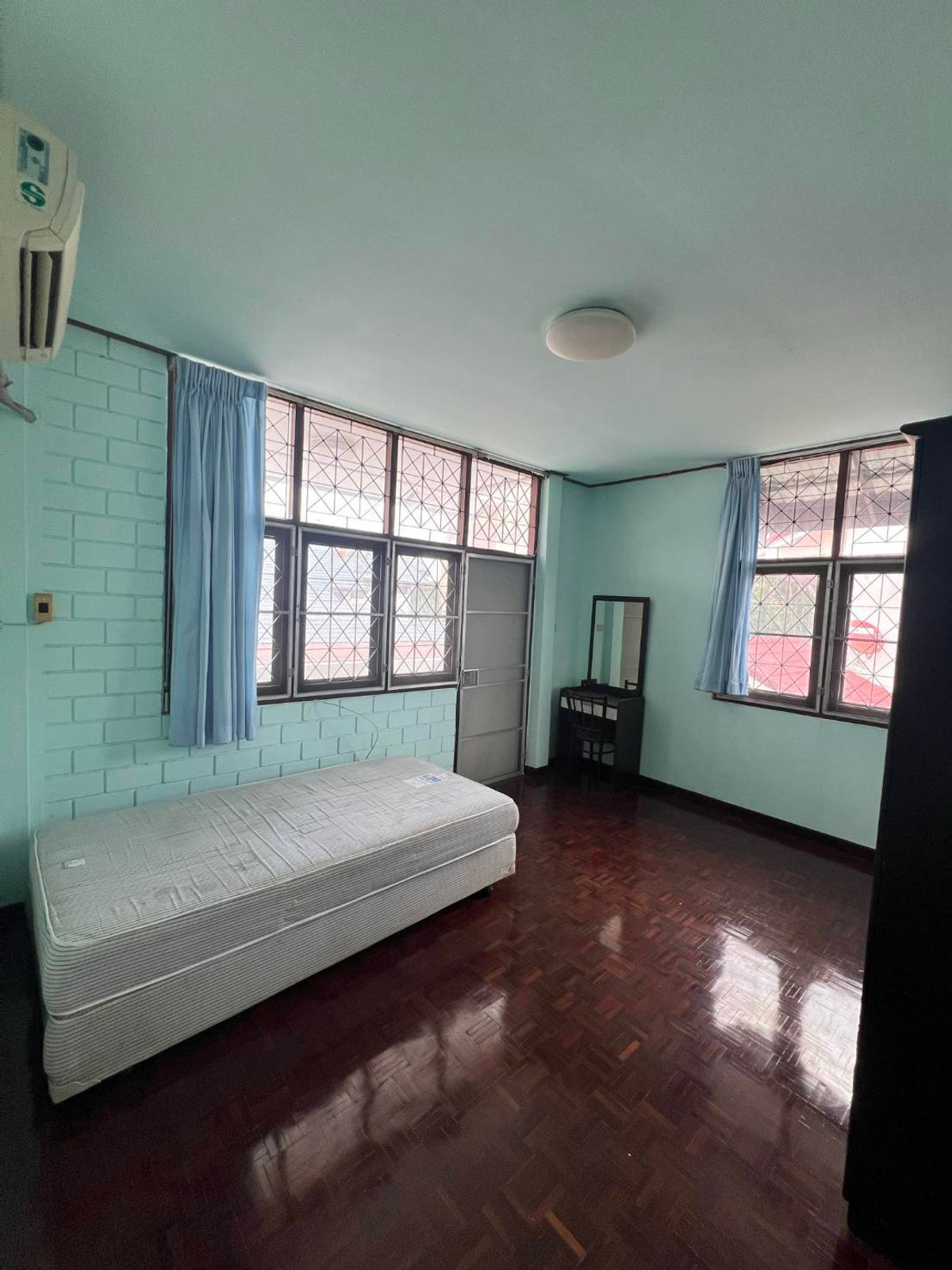 ให้เช่าบ้านเกษตรศาสตร์ รัชโยธิน : บ้านเดี่ยว 105ตรว. ถนนพหลโยธิน น้ำไม่ท่วม รีโนเวทใหม่ เดิน3นาทีถึงBTS 2ชั้น 5ห้องนอน