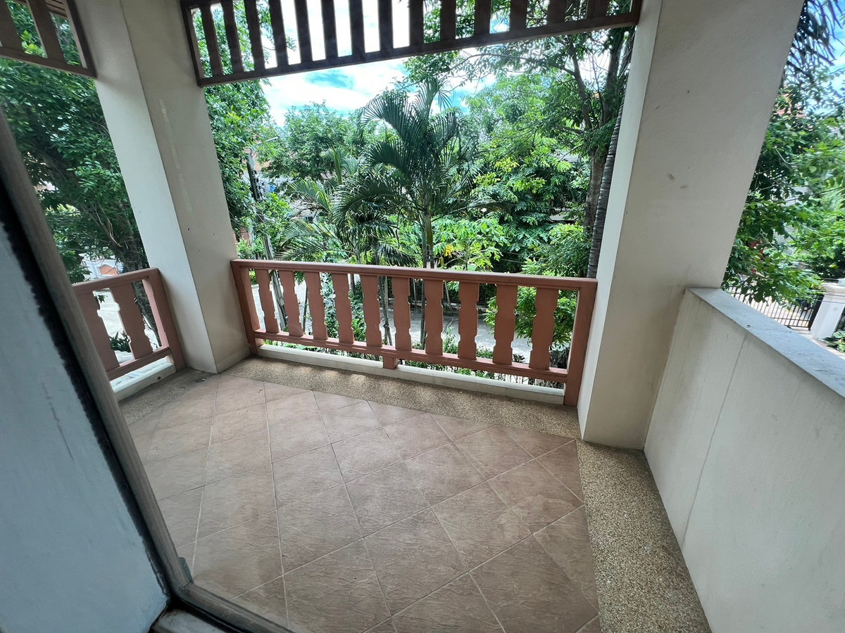 ให้เช่าบ้านปิ่นเกล้า จรัญสนิทวงศ์ : บ้านเดี่ยว 107ตรว. 5ห้องนอน 5ห้องน้ำ มีห้องแม่บ้าน หมู่บ้าน ลัดดารมย์ ปิ่นเกล้า