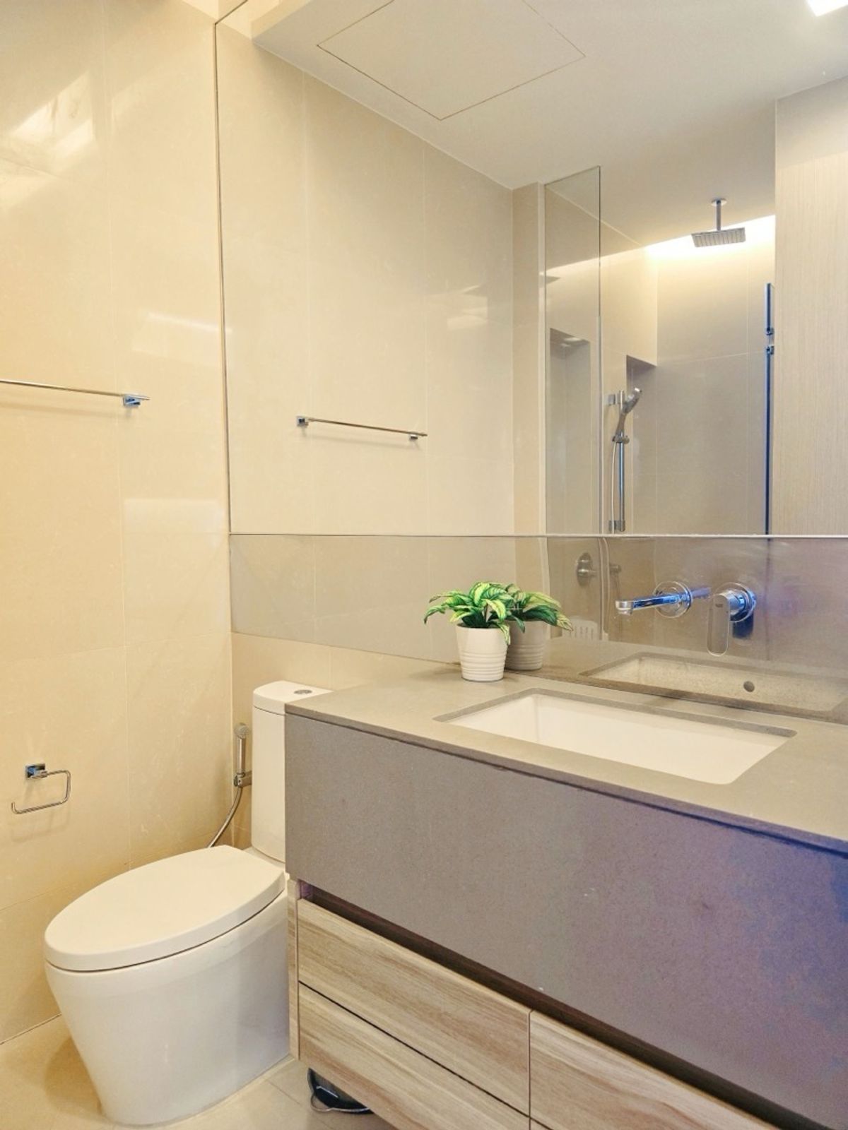 ให้เช่าคอนโดสุขุมวิท อโศก ทองหล่อ : ห้องใหม่มาเเล้ว เช่า The Esse Asoke