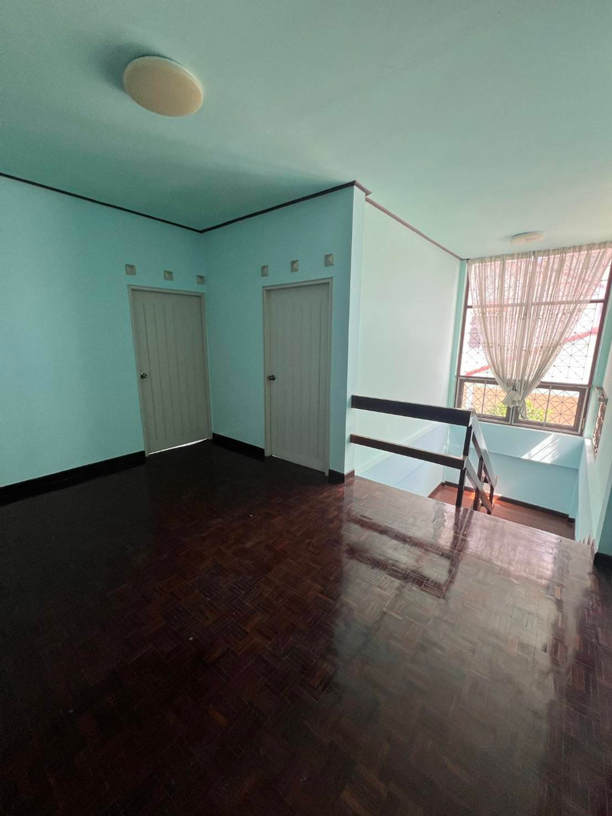 ให้เช่าบ้านเกษตรศาสตร์ รัชโยธิน : บ้านเดี่ยว 105ตรว. ถนนพหลโยธิน น้ำไม่ท่วม รีโนเวทใหม่ เดิน3นาทีถึงBTS 2ชั้น 5ห้องนอน