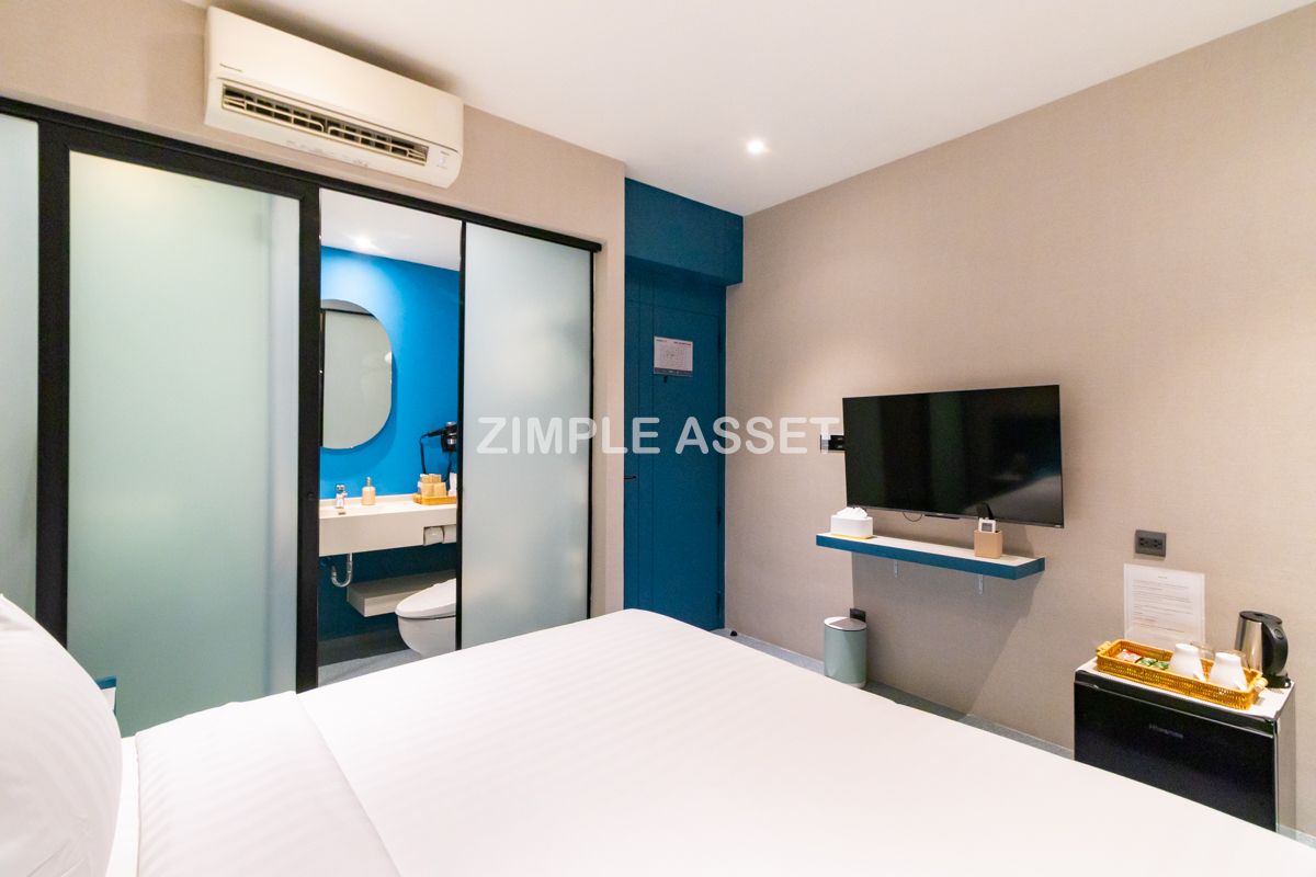 For RentLadprao, Central Ladprao : Line ID: @zimple_asset  Newly hotel for only Ladies! 1, near MRT Lat Phrao, beautifully decorated, safe, and convenient to transportation.