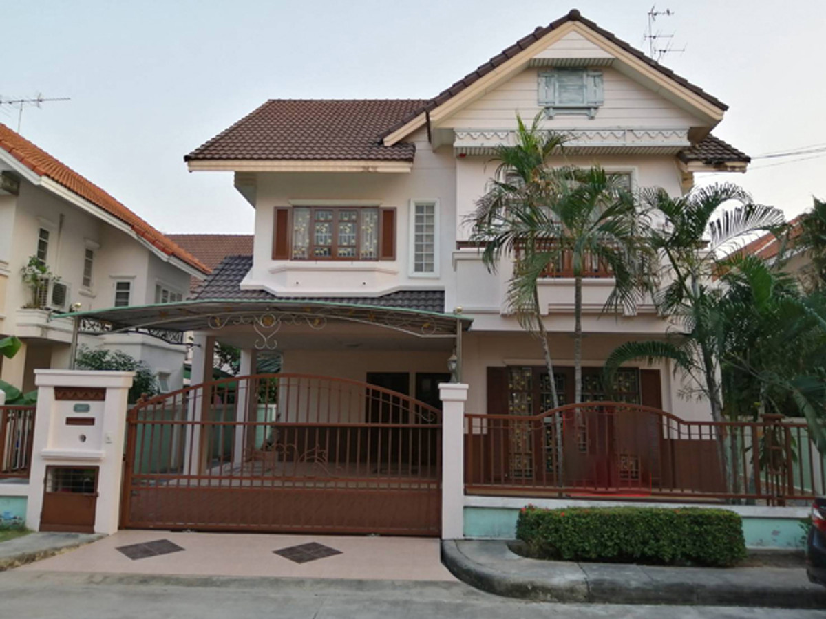 For RentHouseLadprao101, Happy Land, The Mall Bang Kapi : Single house for rent 2 floors of space 60 sq m, usable area 220 sq m, 6 bedrooms, 3 bathrooms, air conditioning, Lat Phrao Road, Bang Kapi District, near The Mall, rental price 30,000 baht/mo.