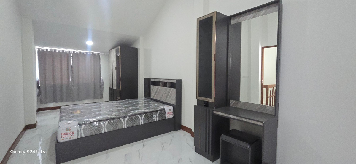 For RentTownhomeOnnut, Udomsuk : Home office for rent, completely renovated, near BTS Punnawithi, 4 bedrooms, 4 bathrooms, 4 floors, usable area 250 sq m., Sukhumvit 101/1, Bang Chak, Phra Khanong, rent 40,000 per month.