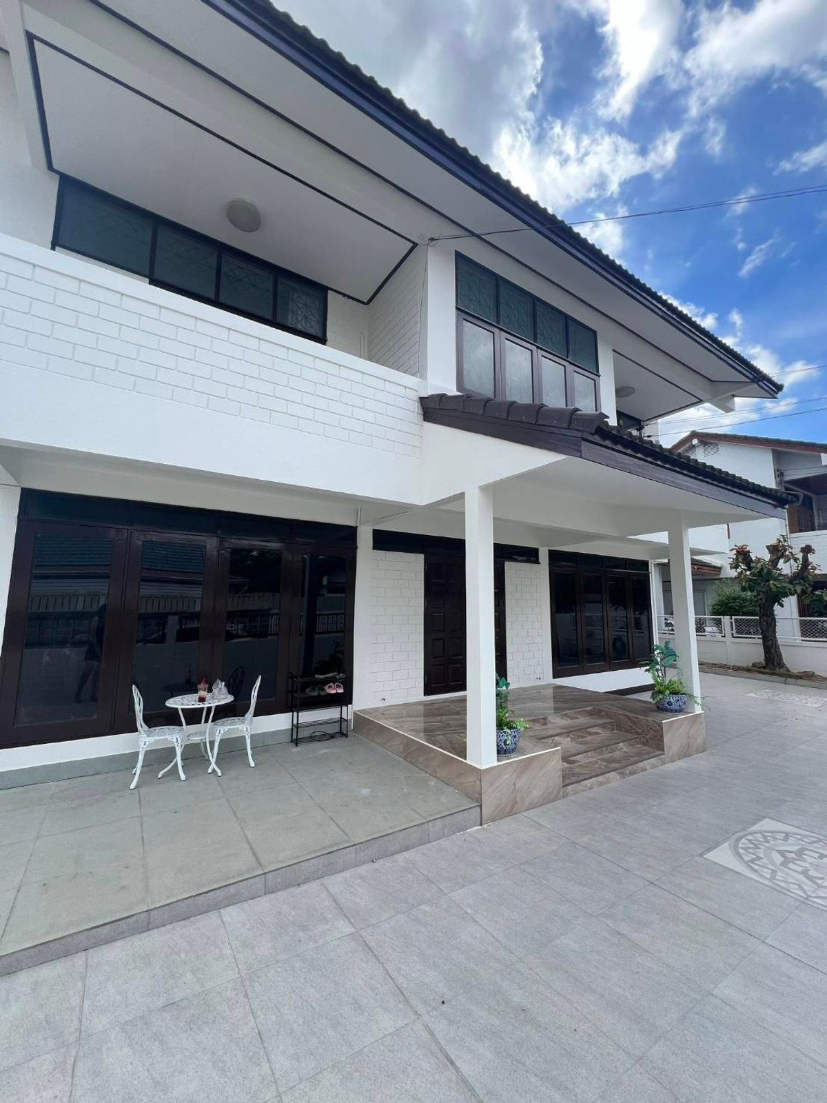 ให้เช่าบ้านเกษตรศาสตร์ รัชโยธิน : บ้านเดี่ยว 105ตรว. ถนนพหลโยธิน น้ำไม่ท่วม รีโนเวทใหม่ เดิน3นาทีถึงBTS 2ชั้น 5ห้องนอน