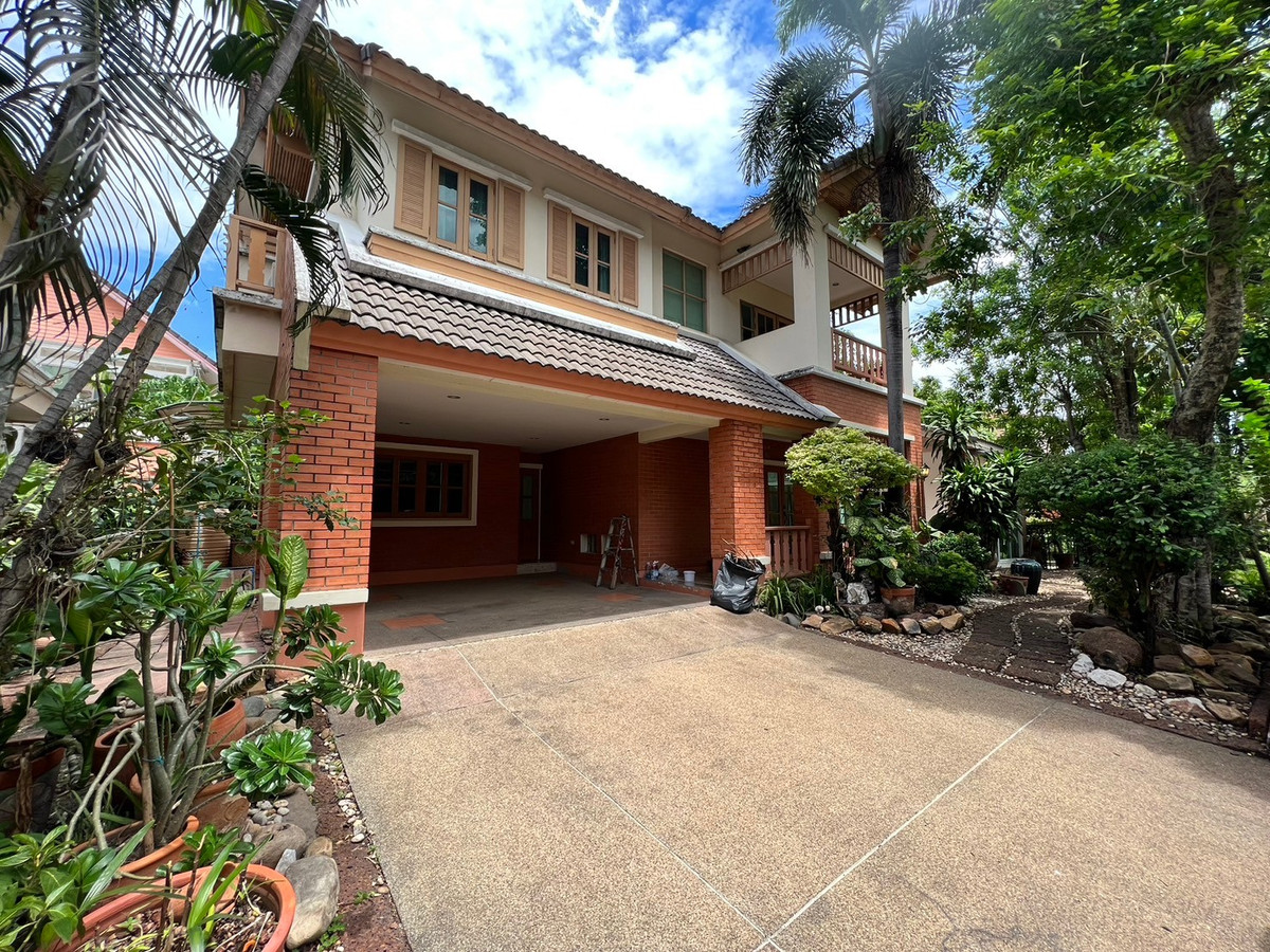 For RentHousePinklao, Charansanitwong : house 107sq.wah, 5 bedrooms, 5 bathrooms, with maid's room, Laddarom Pinklao Village