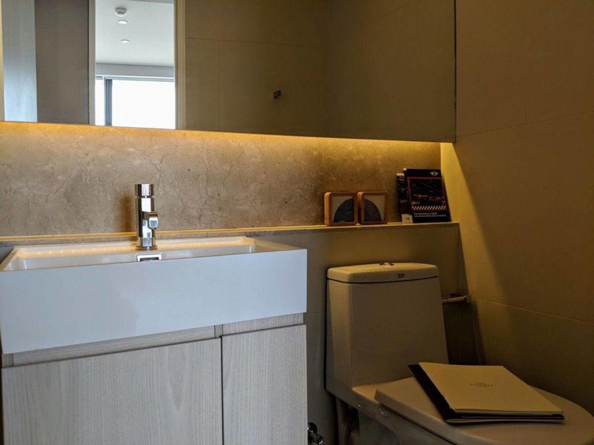 คอนโดสุขุมวิท อโศก ทองหล่อ : คอนโด The Lumpini 24 เดินทางสะดวก ใกล้รถไฟฟ้าบีทีเอส มีรถรับส่ง ห้องสวย เฟอร์นิเจอร์ครบ พร้อมอยู่ 