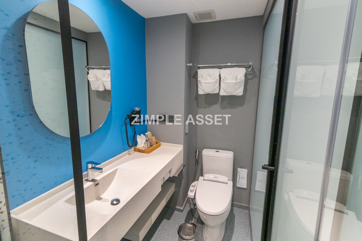 For RentLadprao, Central Ladprao : Line ID: @zimple_asset  Newly hotel for only Ladies! 1, near MRT Lat Phrao, beautifully decorated, safe, and convenient to transportation.