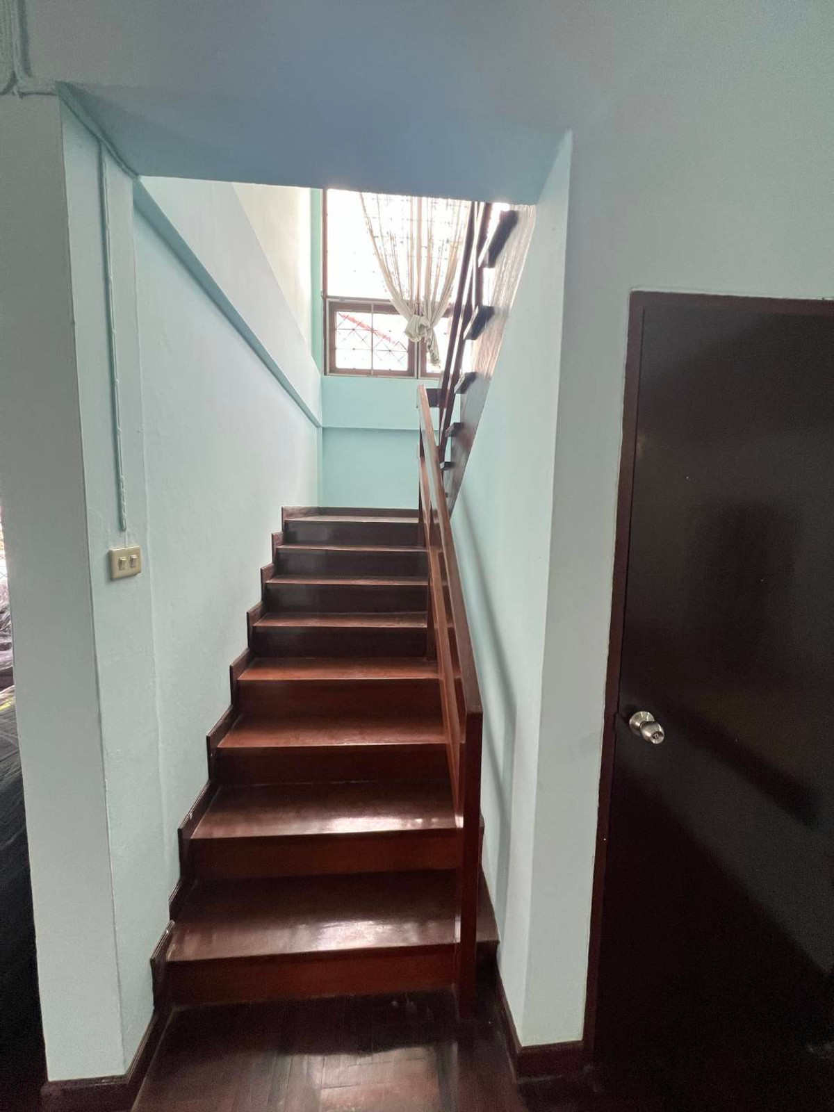 ให้เช่าบ้านเกษตรศาสตร์ รัชโยธิน : บ้านเดี่ยว 105ตรว. ถนนพหลโยธิน น้ำไม่ท่วม รีโนเวทใหม่ เดิน3นาทีถึงBTS 2ชั้น 5ห้องนอน