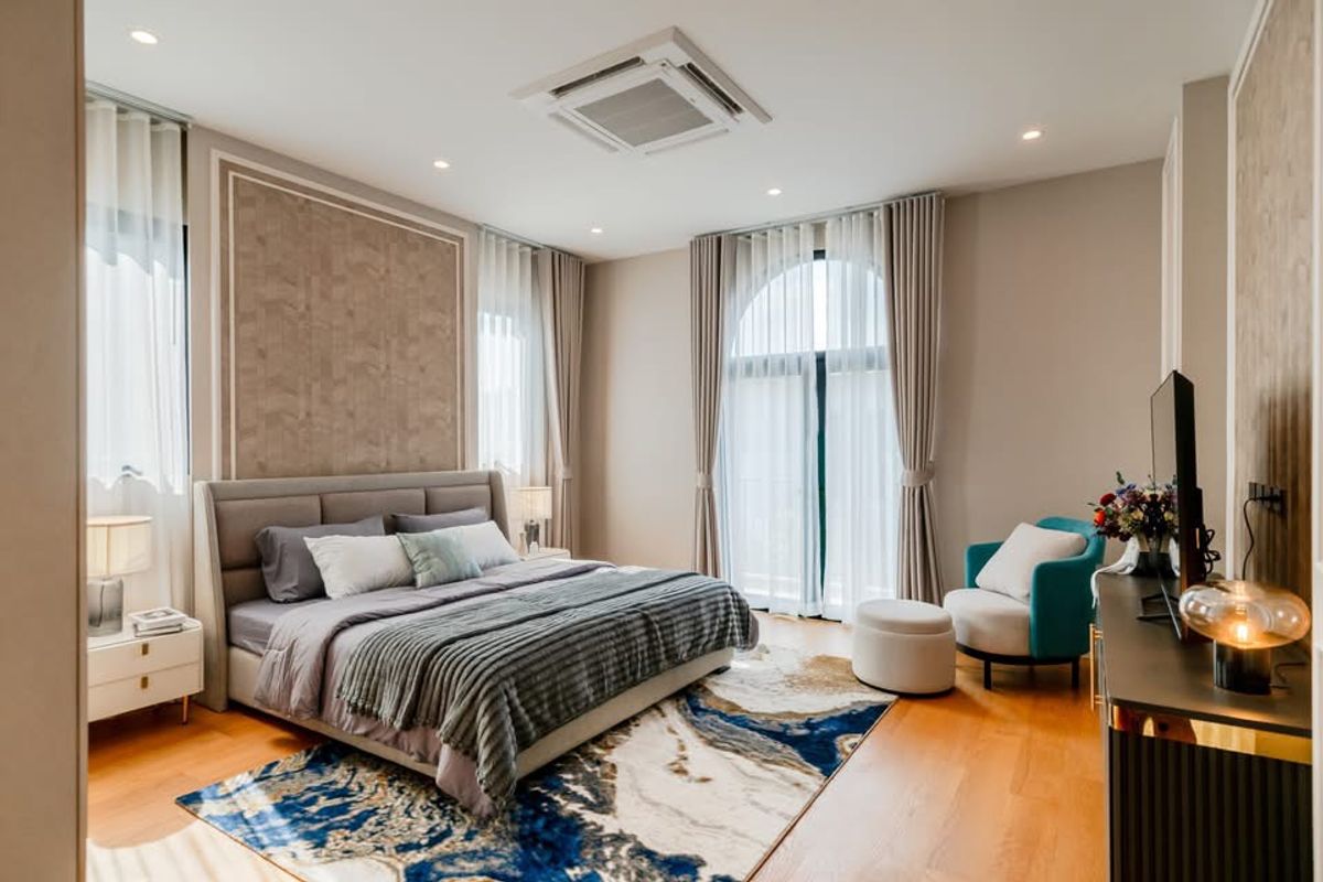 ขายบ้านพัฒนาการ ศรีนครินทร์ : Cinq Royal กรุงเทพกรีฑา Soul Collection 5 Bed 705 ตร.ม. Rare Item พร้อมลิฟต์ เปิดราคาขาย 89 ลบ. หรูหราเหนือระดับ ใกล้ Intl. School 📞 092-690-5445