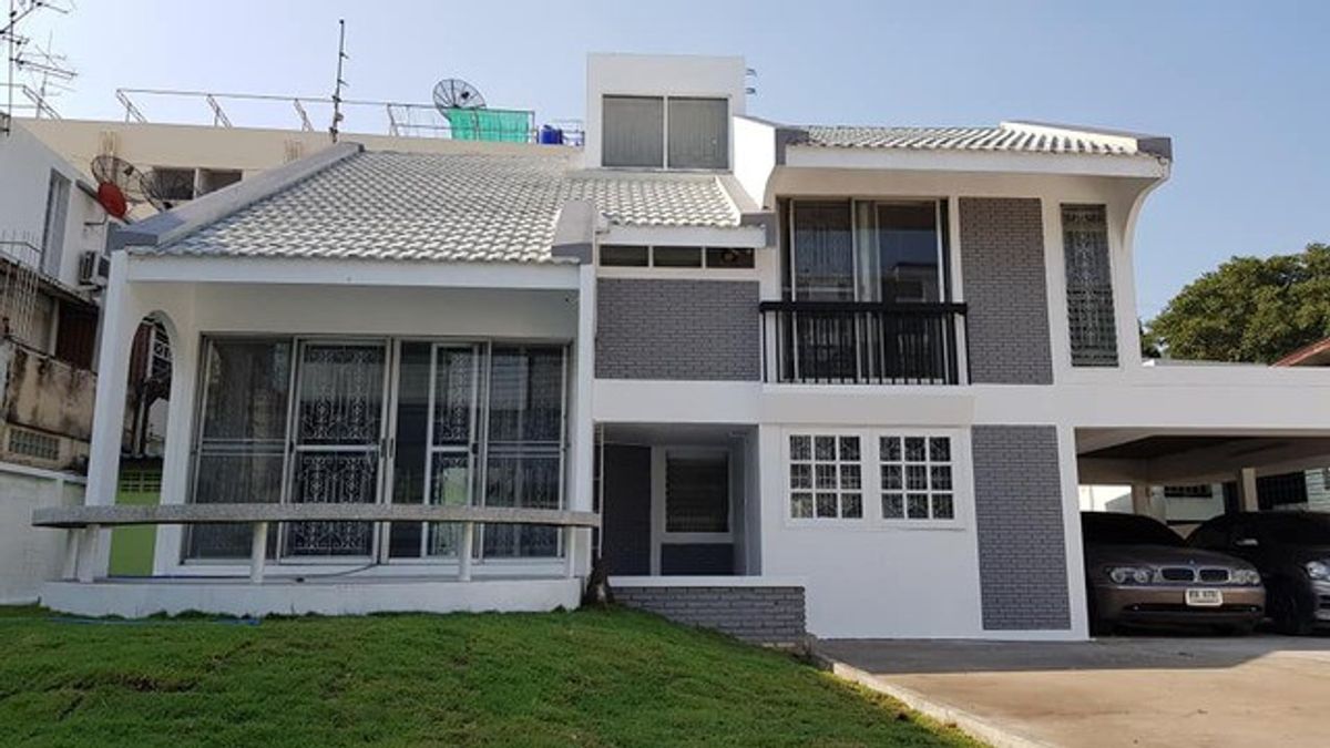ให้เช่าบ้านเกษตรศาสตร์ รัชโยธิน : บ้านเดี่ยว 200ตรว. ทำบริษัท ร้านอาหารได้ ใกล้รถไฟฟ้า 200เมตร