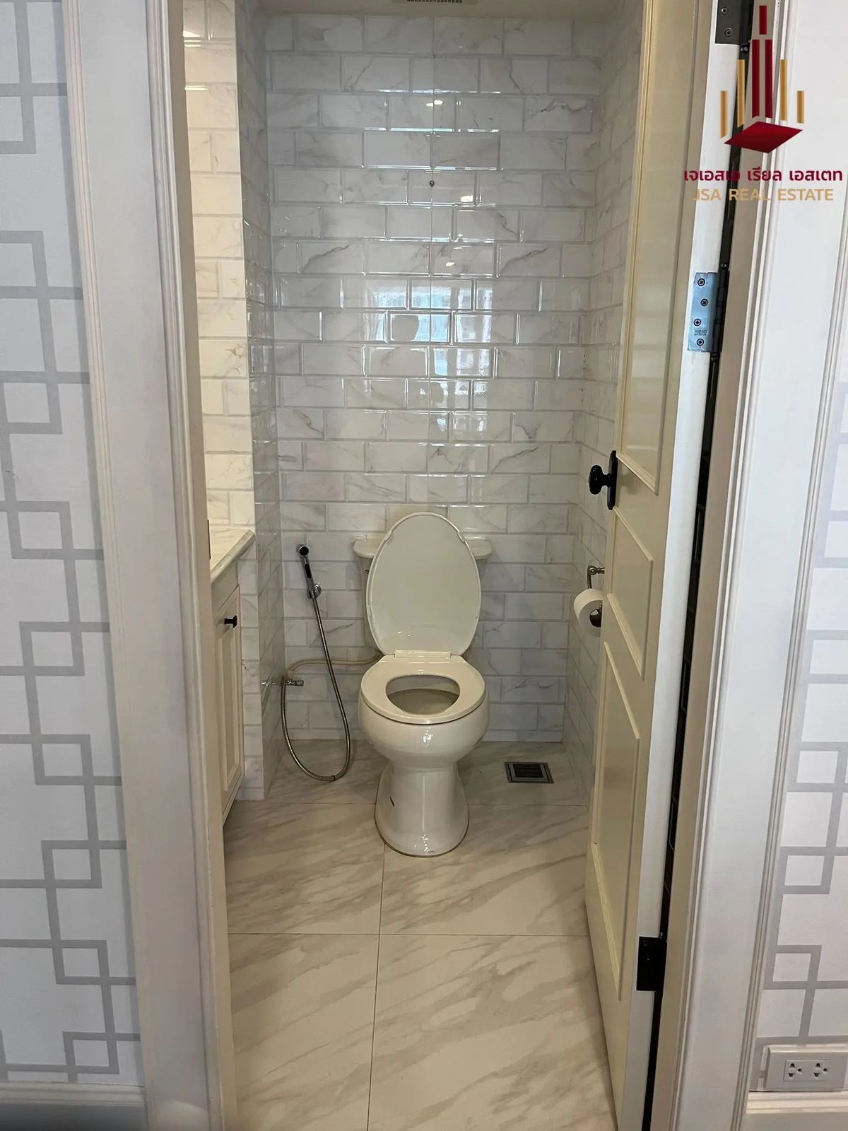 ให้เช่าคอนโดวิทยุ ชิดลม หลังสวน : ✨ For Rent: Somkid Gardens Condo ✨ 💰 Only 80,000 THB/month