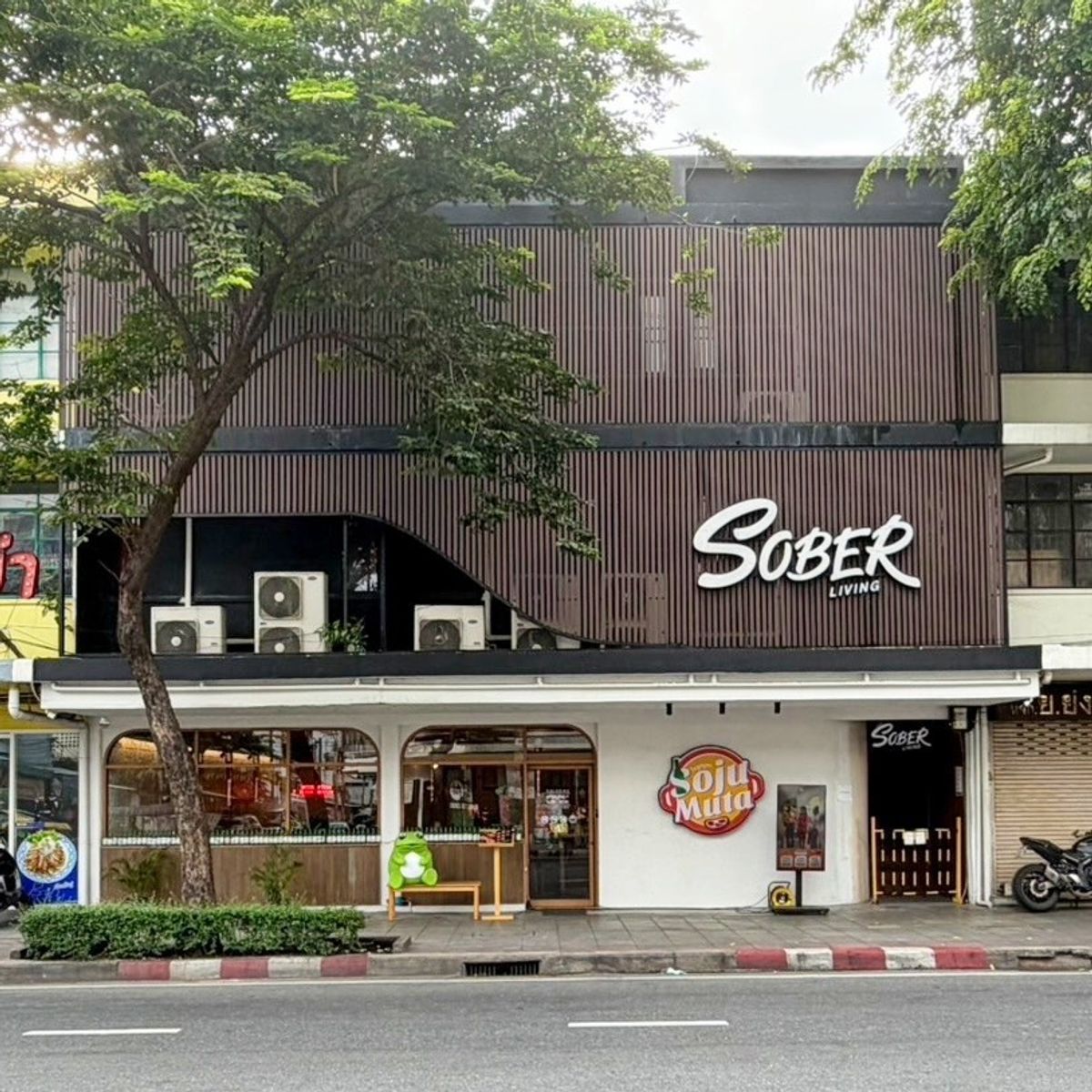 For LeaseholdRetail SpaceSiam Paragon ,Chulalongkorn,Samyan : Restaurant-bar liquor store for rent, Banthat Thong, near CQK, opposite the parking lot. Next to the main road Busy area
