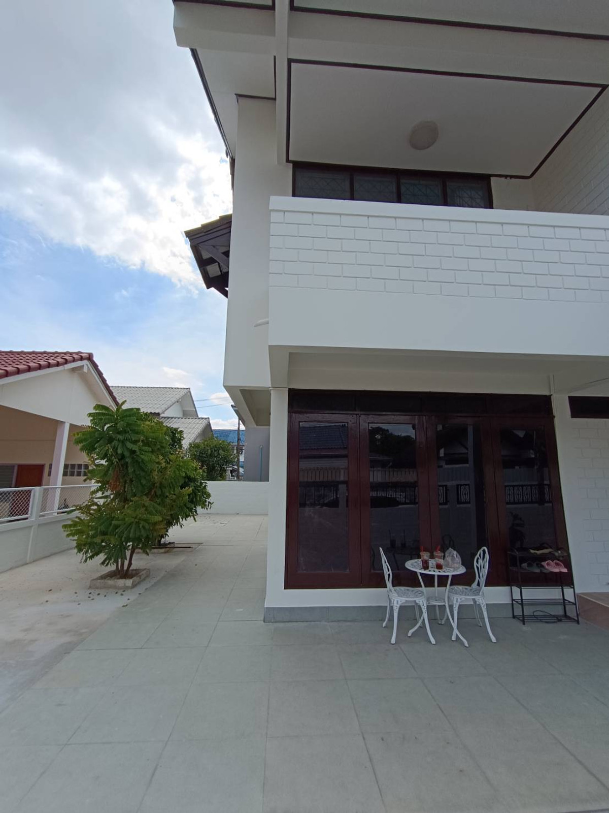 ให้เช่าบ้านเกษตรศาสตร์ รัชโยธิน : บ้านเดี่ยว 105ตรว. ถนนพหลโยธิน น้ำไม่ท่วม รีโนเวทใหม่ เดิน3นาทีถึงBTS 2ชั้น 5ห้องนอน