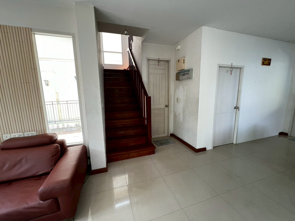 ให้เช่าบ้านพระราม 5 ราชพฤกษ์ บางกรวย : บ้านเดี่ยว พื้นที่เยอะ ครัวใหญ่มาก จดบริษัทได้ เลี้ยงสัตว์ได้ อยู่หลัง เซ็นทรัล เวสต์วิลล์ 4 ห้องนอน 3 ห้องน้ำ