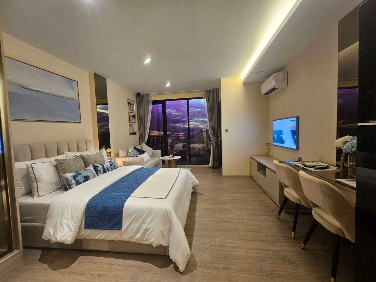 ขายคอนโดปิ่นเกล้า จรัญสนิทวงศ์ : 1 นอน คอนโด Low rise ติด MRT บางขุนนนท์ และ ใกล้ รพ ศิริราช “Aroon Siriraj Triple Station” 081-245-7349