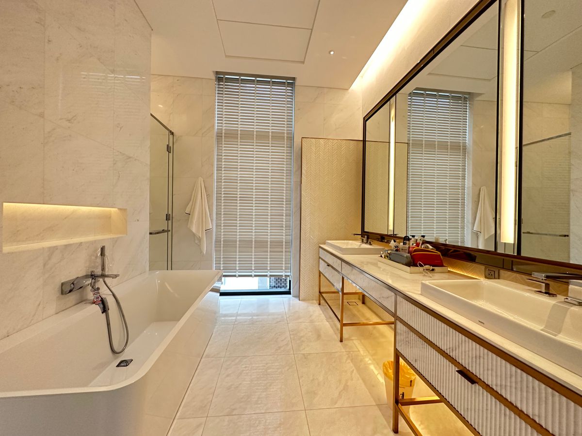 ขายคอนโดวิทยุ ชิดลม หลังสวน : ขายคอนโดหรู 3 ห้องนอน วิวสวนลุมสุดตระการตา ที่ สินธร ลุมพินี