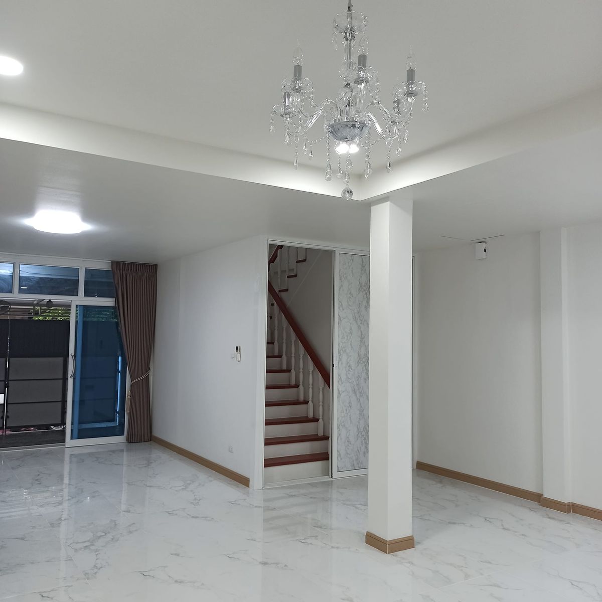 For RentTownhomeYothinpattana,CDC : ER25060 For rent Baan 84 Mansion | Townhome 4 bedrooms, 3 bathrooms | 32 sq m | near the Yellow Line. Lat Phrao Station 71 🚆✨