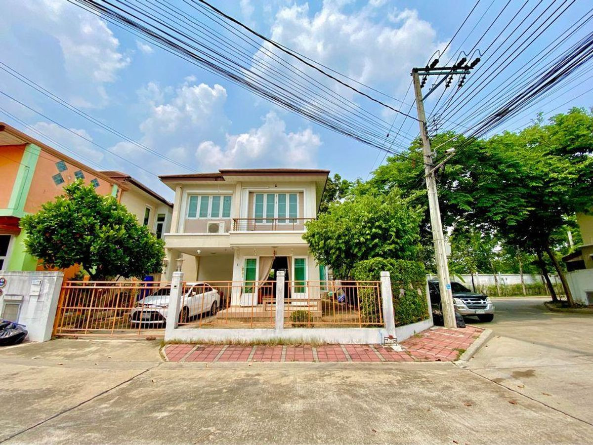 For RentHouseRama5, Ratchapruek, Bangkruai : house, suitable for company registration, pets allowed, located behind Central WestVille. 4 bedrooms, 3 bathrooms.