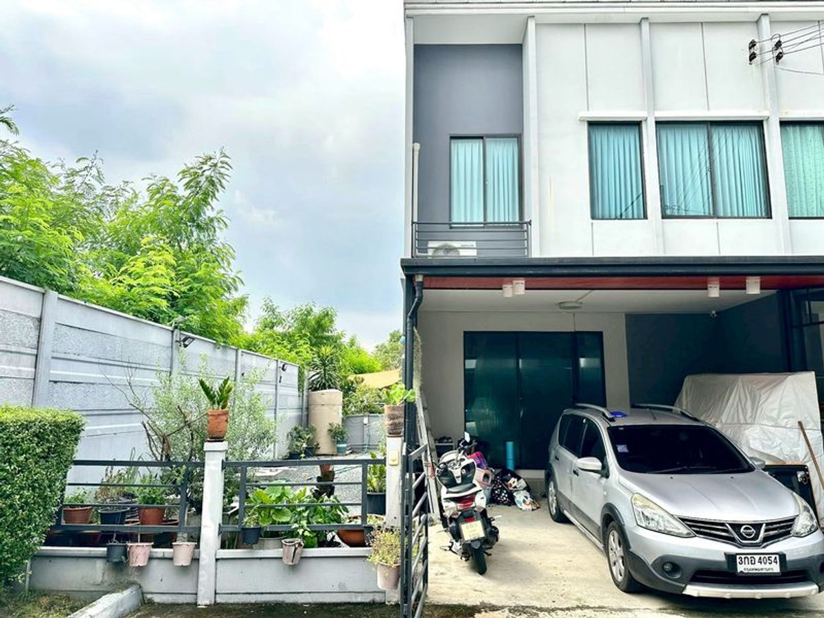 ขายทาวน์โฮมวิภาวดี ดอนเมือง หลักสี่ :  ขายทาวน์โฮม 2 ชั้น หมู่บ้านพลีโน่ ดอนเมือง – สรงประภา หลังมุม ขนาด 29.6 ตร.วา 3 ห้องนอน 2 ห้องน้ำ แขวงสีกัน เขตดอนเมือง กรุงเทพมหานคร