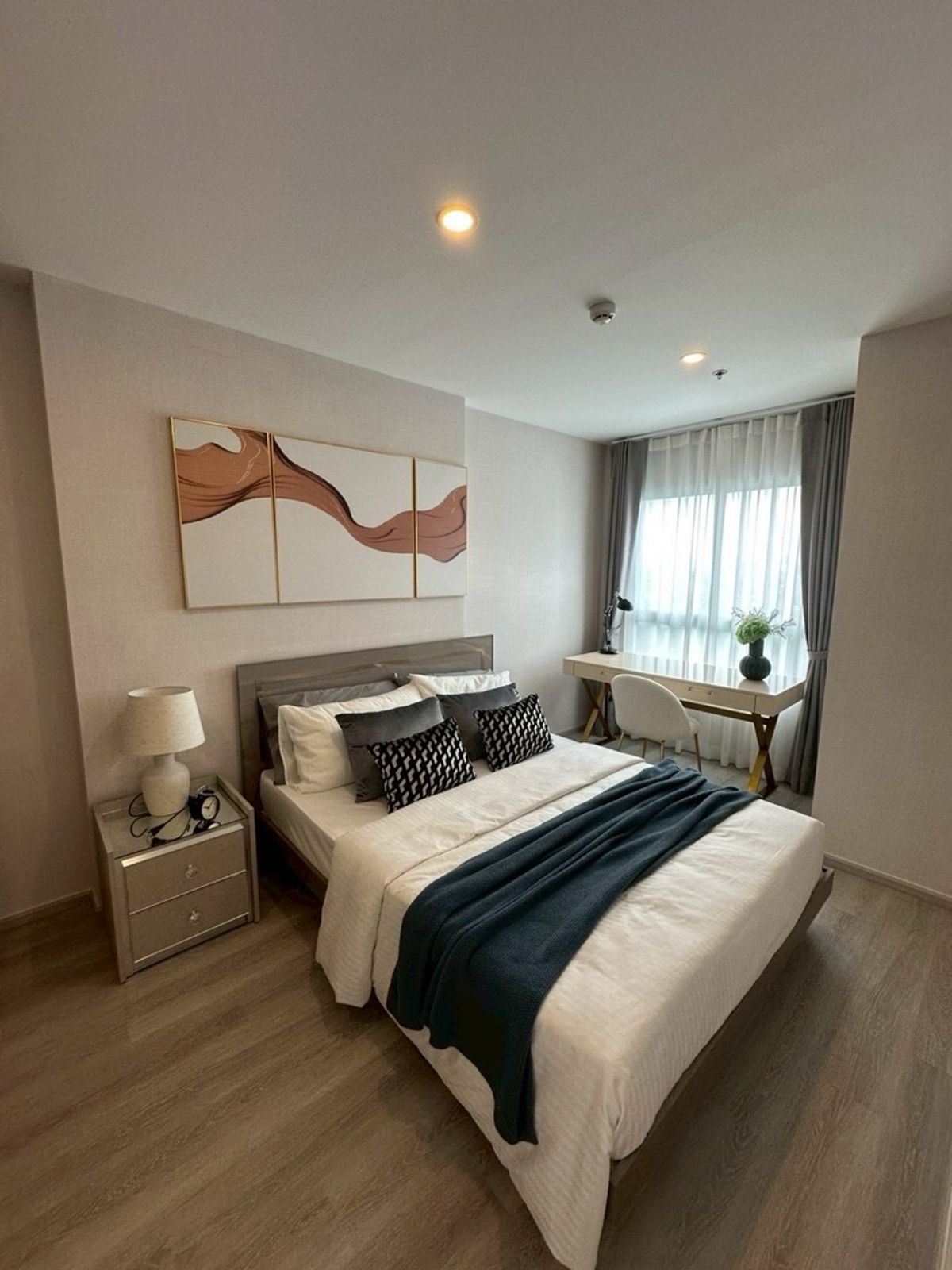 For SaleCondoThaphra, Talat Phlu, Wutthakat : For Sale Condo for sale at a reduced price, building 