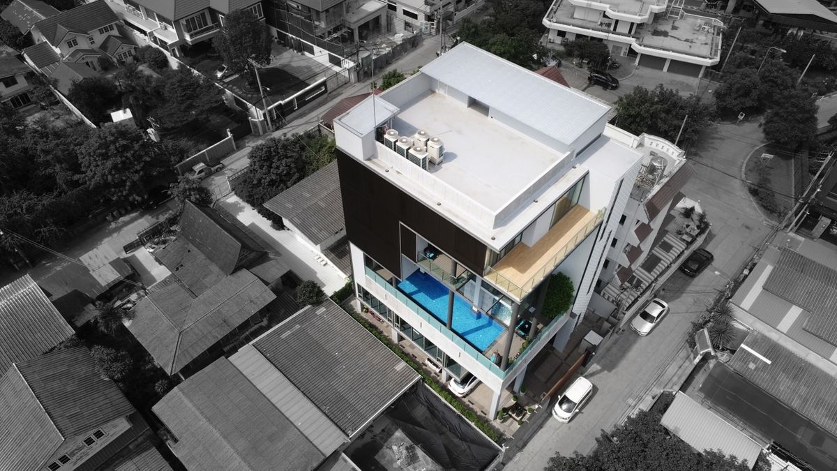 Home OfficeKasetsart, Ratchayothin : 🔥For sale: 7-story Luxury Office building with elevator + swimming pool, Ratchada 31, Intersection 2, near MRT Lat Phrao.