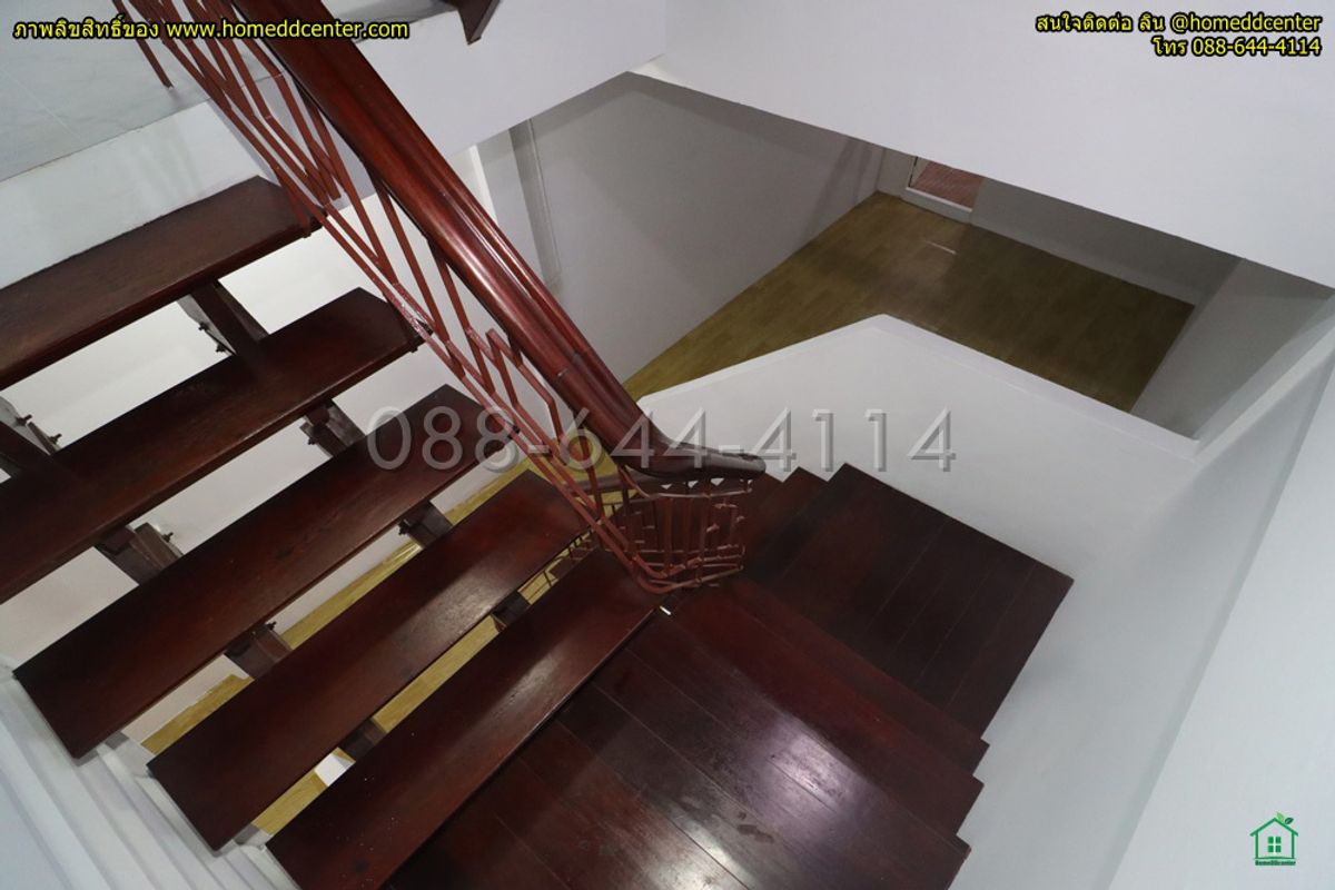 For SaleShop HouseYaowarat, Banglamphu : 5-story commercial building for sale, completely renovated. Prime location in Sampeng area, Soi Wanit 1, near Wat Chakkrawat. Samphanthawong District, Bangkok