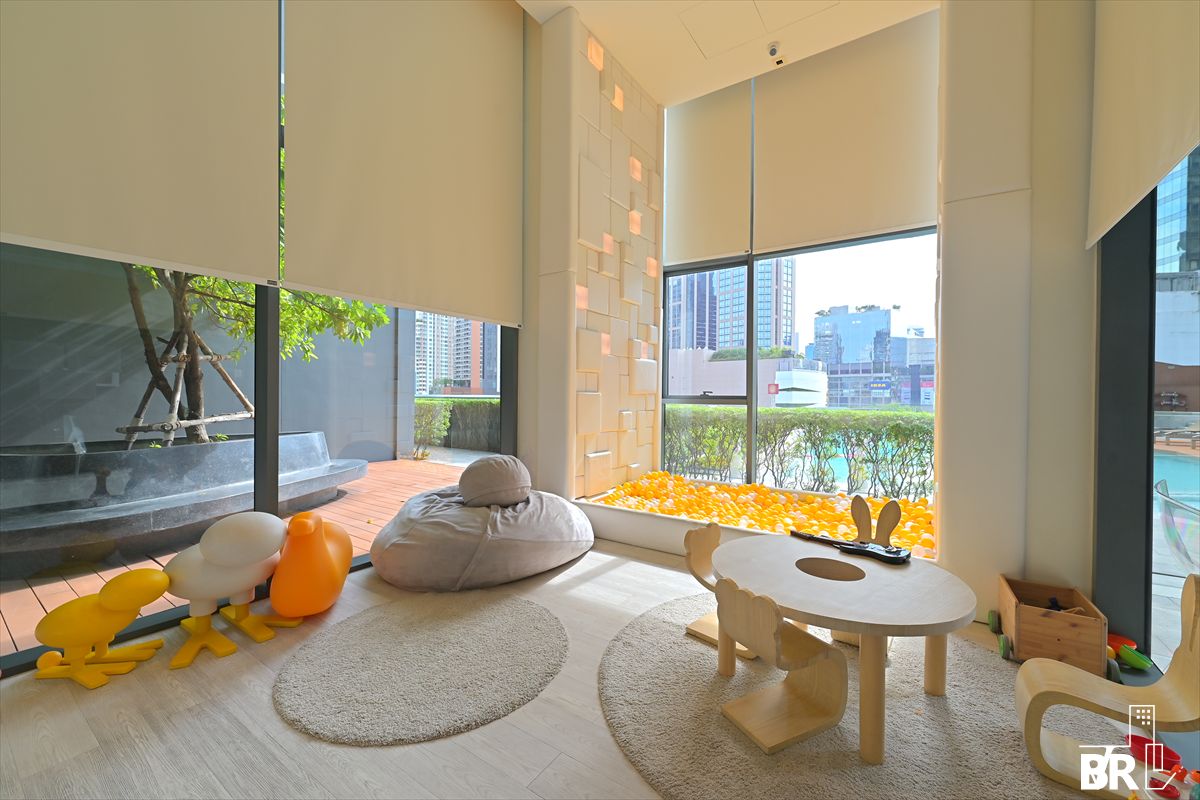 For SaleCondoSukhumvit, Asoke, Thonglor : 🌟 Super Luxury Unit,Best Price, Fully Furnished Marque Sukhumvit, Near BTS Phrom Phong🌟