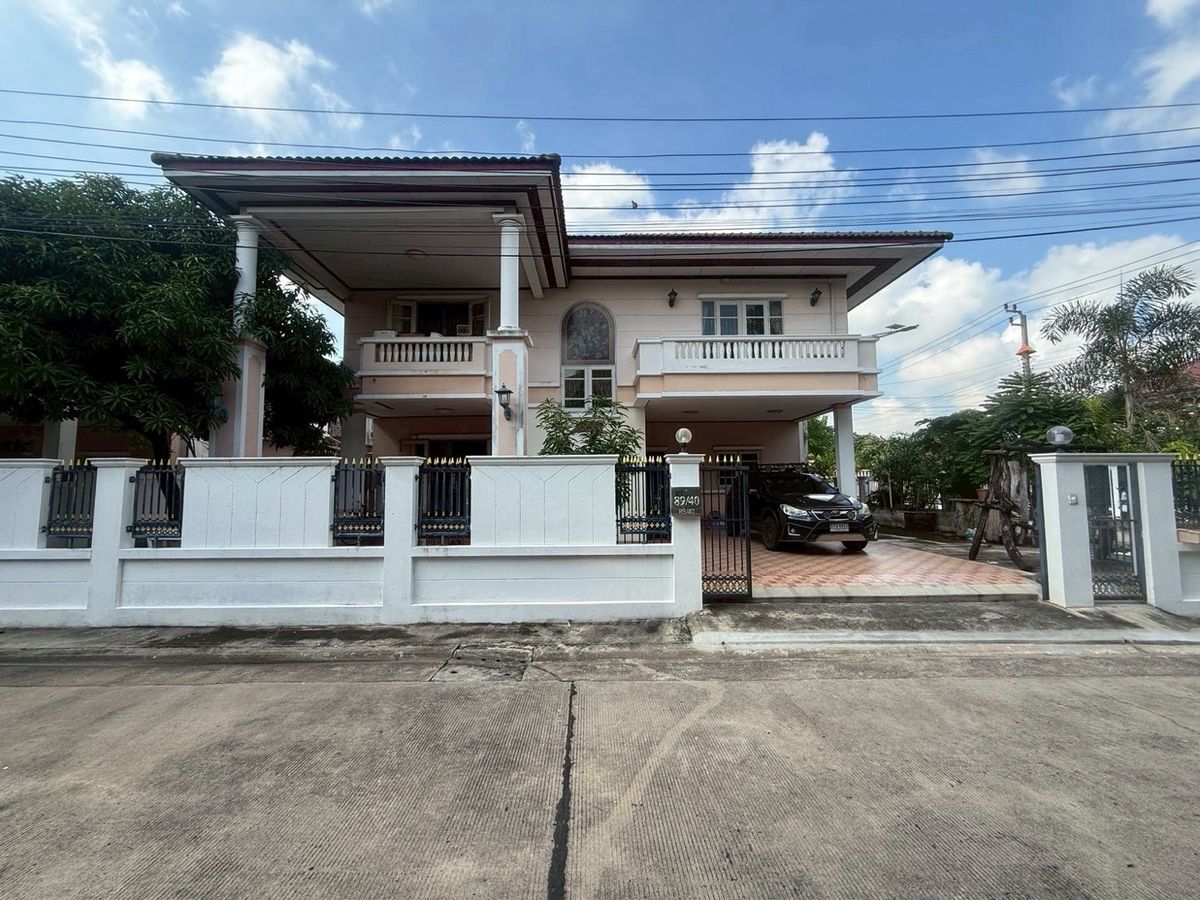 ขายบ้านสมุทรปราการ สำโรง : ขายบ้านเดี่ยว หลังมุม ธนาภิรมย์ โลตัส ศรีนครินทร์ เพดาน Double Volume
