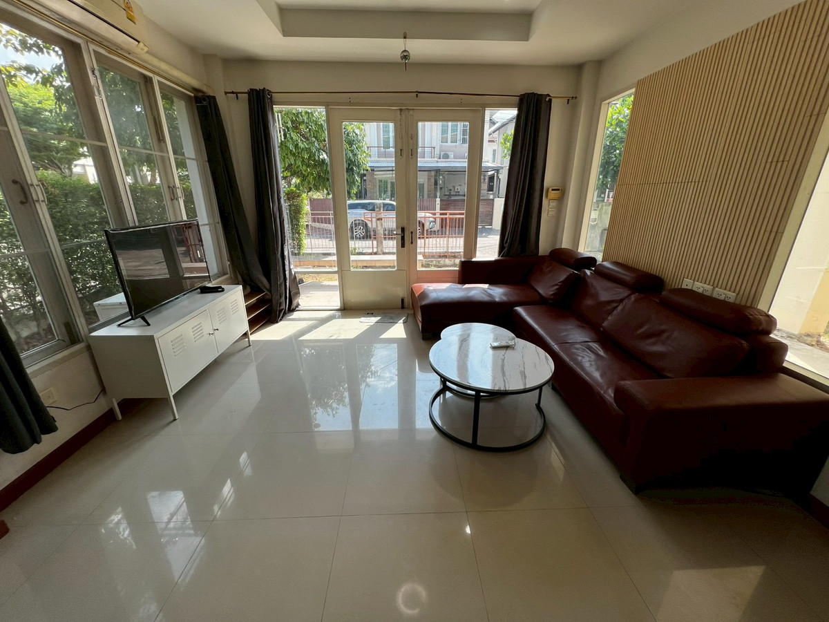 ให้เช่าบ้านพระราม 5 ราชพฤกษ์ บางกรวย : บ้านเดี่ยว พื้นที่เยอะ ครัวใหญ่มาก จดบริษัทได้ เลี้ยงสัตว์ได้ อยู่หลัง เซ็นทรัล เวสต์วิลล์ 4 ห้องนอน 3 ห้องน้ำ