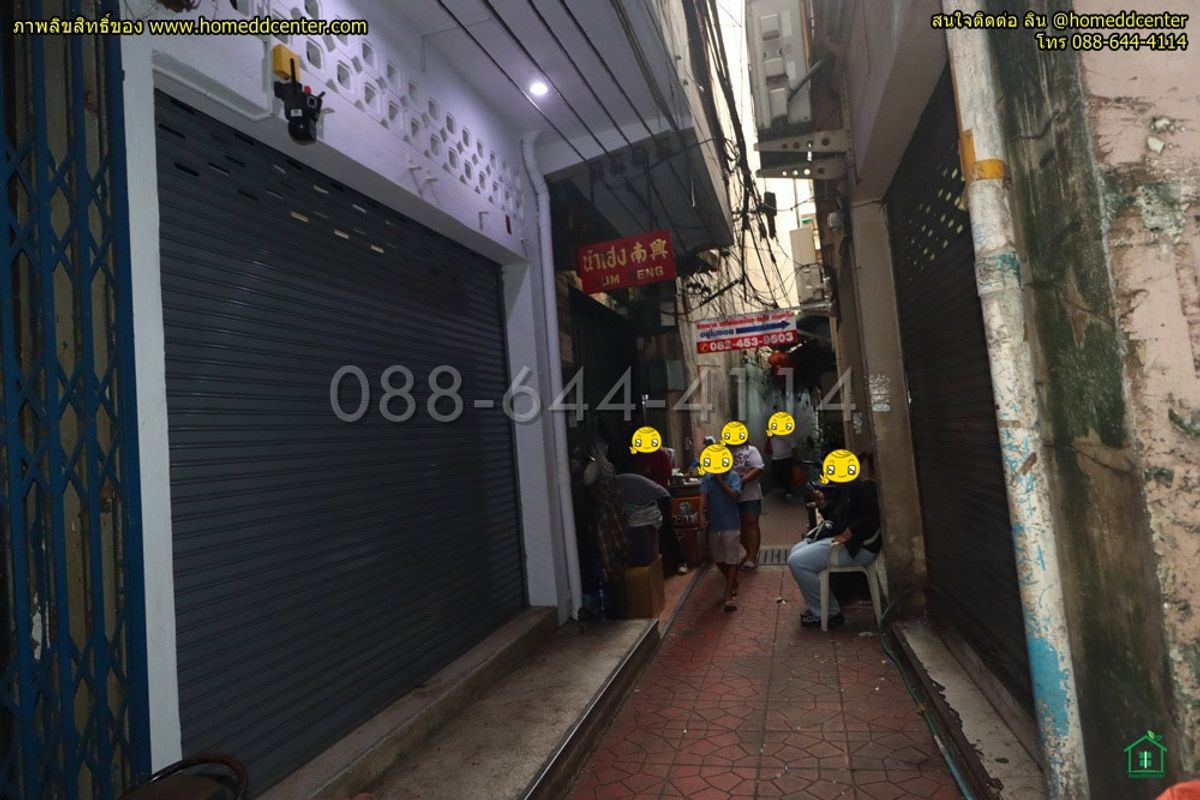 For SaleShop HouseYaowarat, Banglamphu : 5-story commercial building for sale, completely renovated. Prime location in Sampeng area, Soi Wanit 1, near Wat Chakkrawat. Samphanthawong District, Bangkok