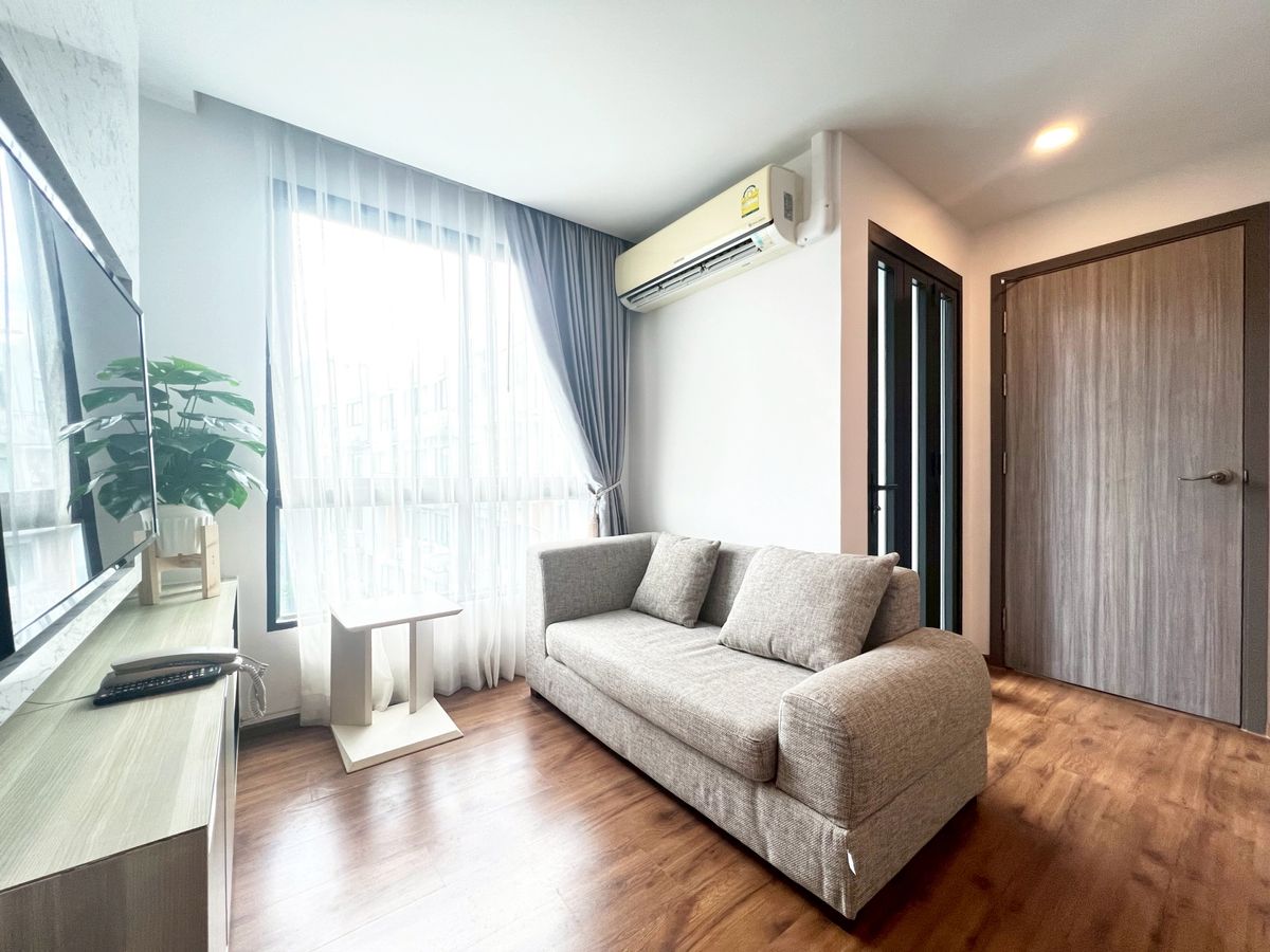 ขายคอนโดศรีราชา แหลมฉบัง บ้านบึง : Stasia Residence Sriracha 1 ห้องนอน วิวสระ