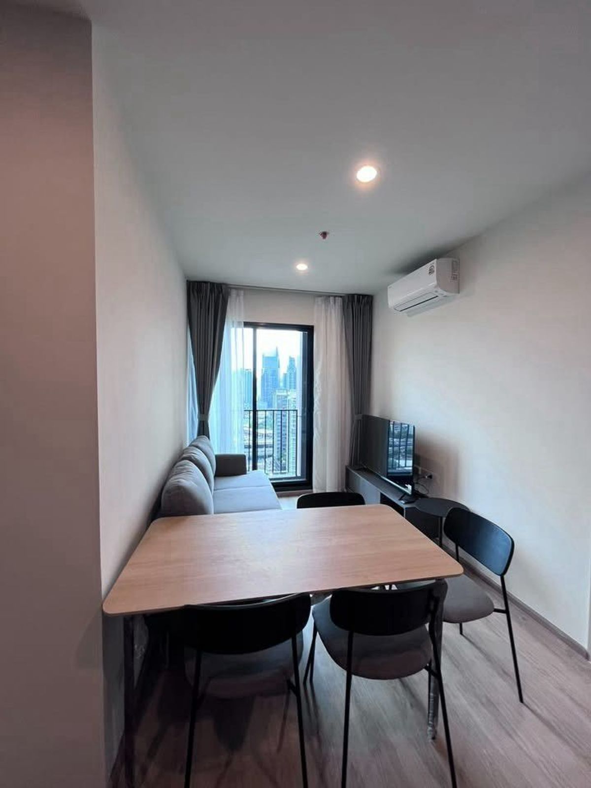 For RentCondoRama9, Petchburi, RCA : Nue District R9 for rent, 36,000 baht [MKr251012]
