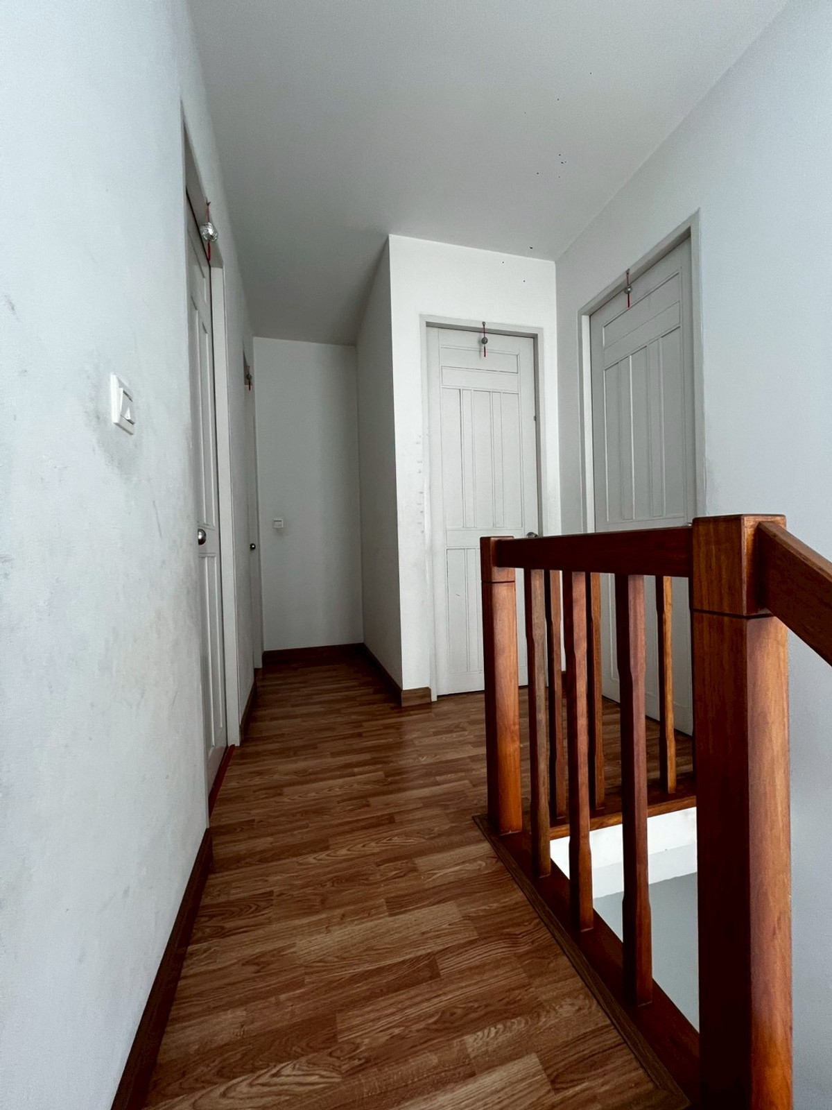 ให้เช่าบ้านพระราม 5 ราชพฤกษ์ บางกรวย : บ้านเดี่ยว พื้นที่เยอะ ครัวใหญ่มาก จดบริษัทได้ เลี้ยงสัตว์ได้ อยู่หลัง เซ็นทรัล เวสต์วิลล์ 4 ห้องนอน 3 ห้องน้ำ