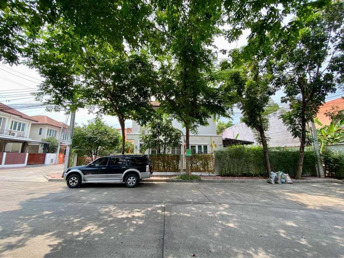 ให้เช่าบ้านพระราม 5 ราชพฤกษ์ บางกรวย : บ้านเดี่ยว พื้นที่เยอะ ครัวใหญ่มาก จดบริษัทได้ เลี้ยงสัตว์ได้ อยู่หลัง เซ็นทรัล เวสต์วิลล์ 4 ห้องนอน 3 ห้องน้ำ