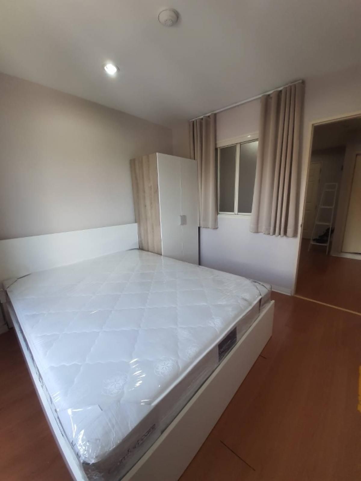 For RentCondoThaphra, Talat Phlu, Wutthakat : Lumpini Place Ratchada Thapra【𝐑𝐄𝐍𝐓】🔥Warm-toned rooms, simple yet functional, perfect for everyday living🔥  Contact Line ID: @hacondo