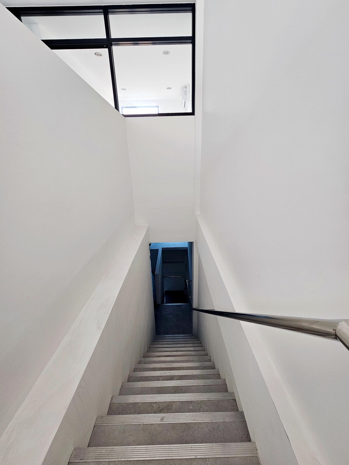 ขายอาคารพาณิชย์เยาวราช บางลำพู : ขาย อาคารพาณิชย์ 3.5 ชั้น เดอะริช อเวนิว @ ดำรงรักษ์ 19.1 ตรว. เหมือนใหม่ ไม่เคยอยู่อาศัย