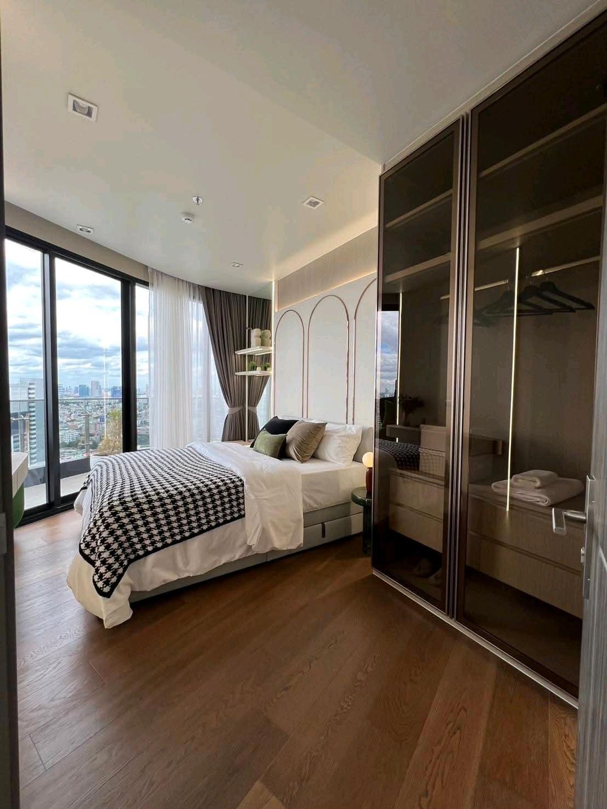 For RentCondoAri,Anusaowaree : 🔥🔥 Condo for rent IDEO q victory 🔥🔥BTS Victory Monument