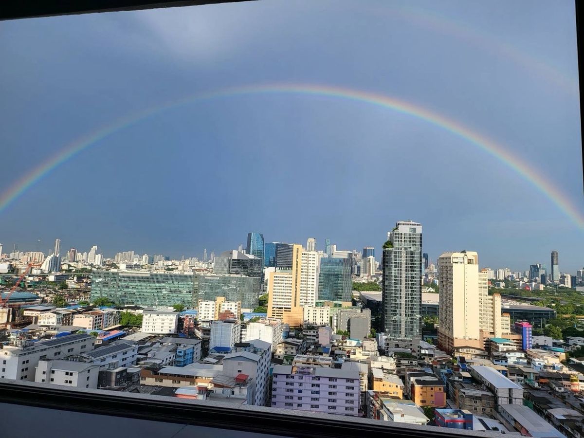 ขายคอนโดสุขุมวิท อโศก ทองหล่อ : 📢👇 เหมาะสำหรับอยู่อาศัยและลงทุน ห้องพักเลี้ยงสัตว์ได้ (Pet Friendly) ในย่าน Emdistrict ใกล้สวนเบญจกิติ และสวนเบญจสิริ