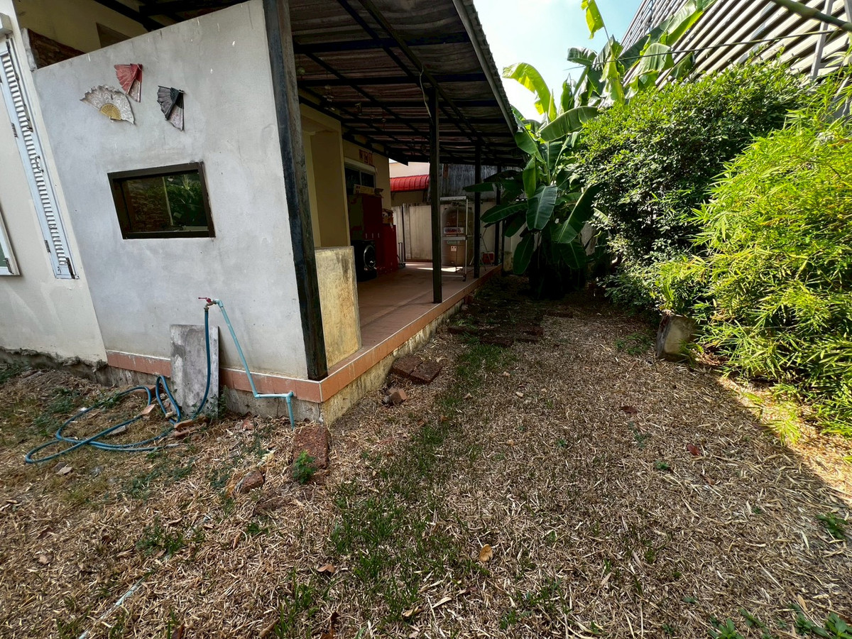 ให้เช่าบ้านพระราม 5 ราชพฤกษ์ บางกรวย : บ้านเดี่ยว พื้นที่เยอะ ครัวใหญ่มาก จดบริษัทได้ เลี้ยงสัตว์ได้ อยู่หลัง เซ็นทรัล เวสต์วิลล์ 4 ห้องนอน 3 ห้องน้ำ