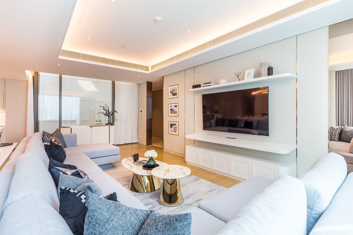 For RentCondoWitthayu, Chidlom, Langsuan, Ploenchit : Private Luxury Condo with Spacious 2 bedroom unit at Baan Sindhorn